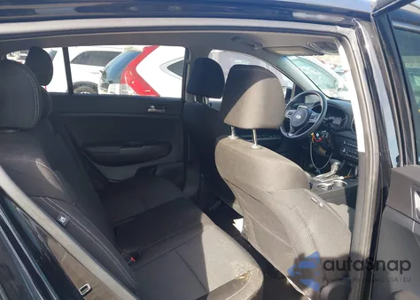 2018 Kia Sportage Lx z USA, uszkodzony, nr VIN KNDPMCAC7J7487946